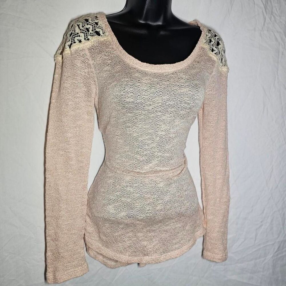 arizona jeans crochet shoulder peach salmon pink knit sweater